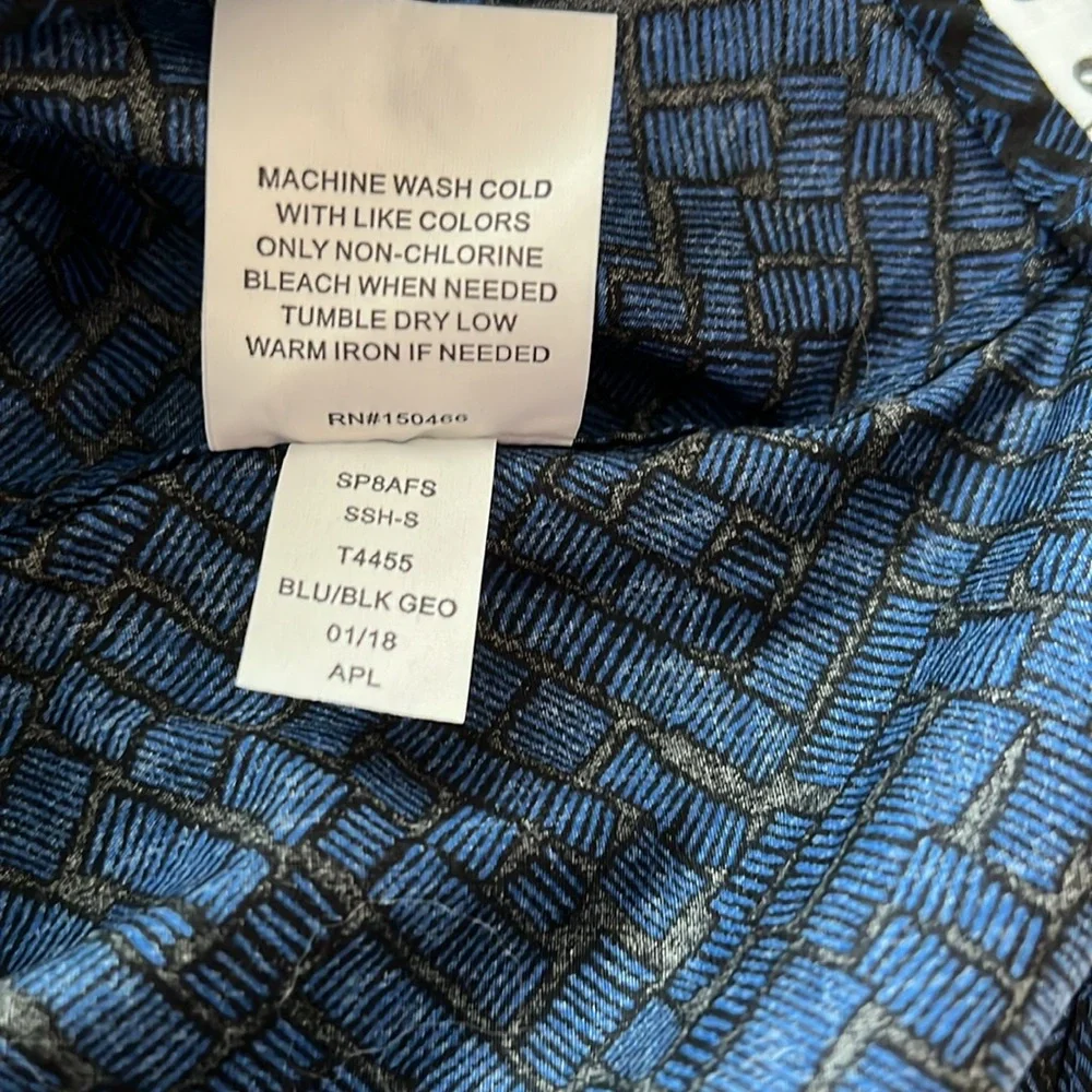 A Frame Men’s Short Sleeve Button Up Blue/Black Geo Print Shirt Medium - Picture 8 of 8